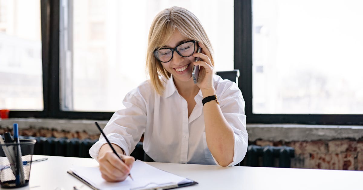 préparez-vous efficacement à votre entretien d'embauche grâce à nos conseils pratiques, techniques de communication et stratégies pour répondre aux questions clés. augmentez vos chances de succès et faites bonne impression sur vos futurs employeurs.