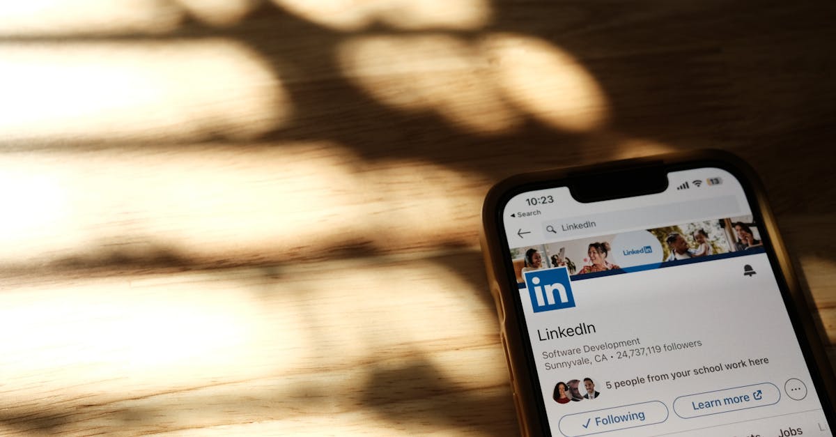 découvrez comment optimiser votre profil linkedin pour attirer l'attention des recruteurs et développer votre réseau professionnel. boostez votre visibilité et démarquez-vous grâce à des conseils pratiques et des stratégies efficaces.