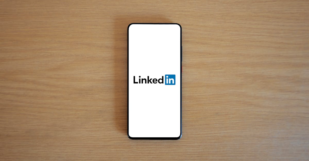 découvrez comment optimiser votre profil linkedin pour attirer l'attention des recruteurs et maximiser vos opportunités professionnelles. apprenez des stratégies efficaces pour améliorer votre visibilité et valoriser vos compétences sur le réseau social professionnel.