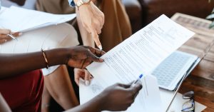 découvrez comment anticiper et planifier votre avenir professionnel avec notre guide sur la projection de carrière. apprenez à identifier vos objectifs, à développer vos compétences et à naviguer dans le monde du travail pour atteindre vos aspirations.