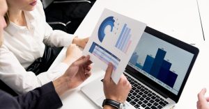 découvrez les dernières tendances du marché de l'emploi, analysez les secteurs en croissance, les compétences recherchées et les prévisions économiques pour naviguer avec succès dans votre carrière.