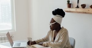 découvrez l'importance du journal d'auto-évaluation pour suivre votre progression personnelle et professionnelle. apprenez à mieux vous connaître, à identifier vos forces et vos faiblesses, et à fixer des objectifs clairs pour votre développement. commencez votre voyage vers une meilleure introspection et une évaluation constructive dès aujourd'hui !