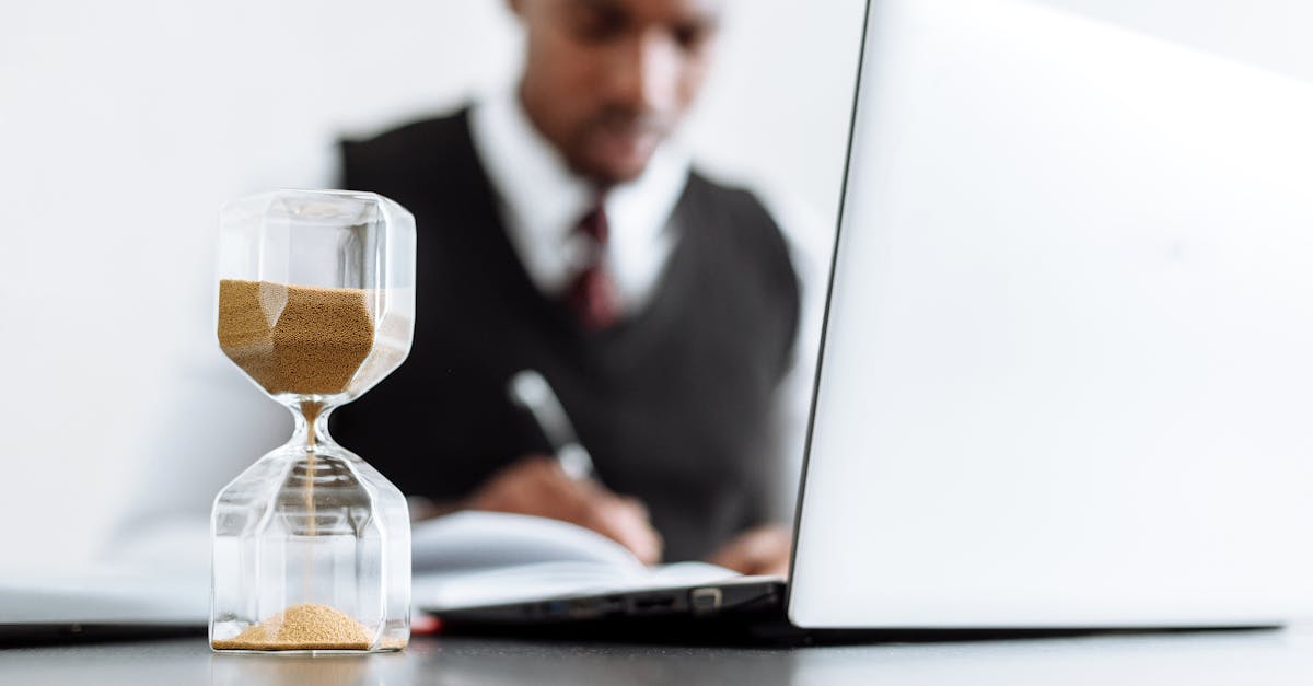 découvrez comment améliorer votre employabilité grâce à des conseils pratiques, des formations adaptées et des stratégies pour valoriser vos compétences sur le marché du travail.