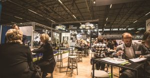 découvrez l'art du networking : techniques, conseils et stratégies pour établir des connexions professionnelles solides, développer votre réseau et booster votre carrière. ne laissez pas passer les opportunités de collaborations fructueuses!